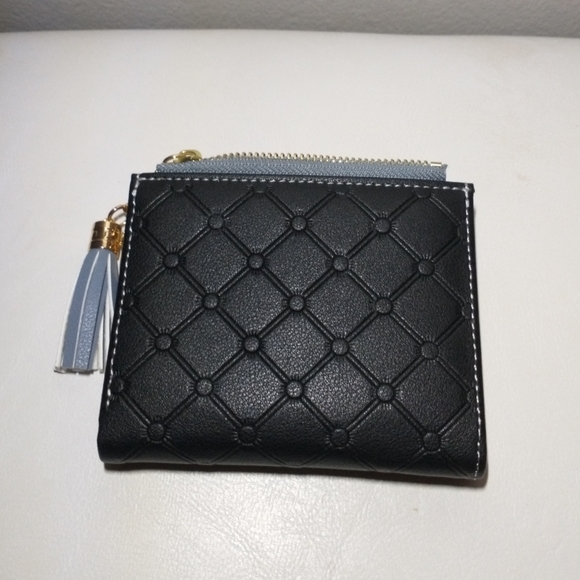 NWOT Tricolor Wallet with Tassel and Heart Charm - Picture 8 of 11